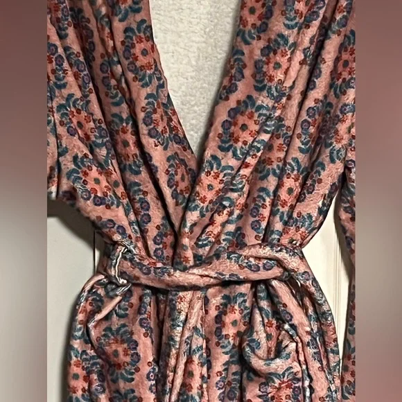 Natural Life Robe - Picture 2 of 5